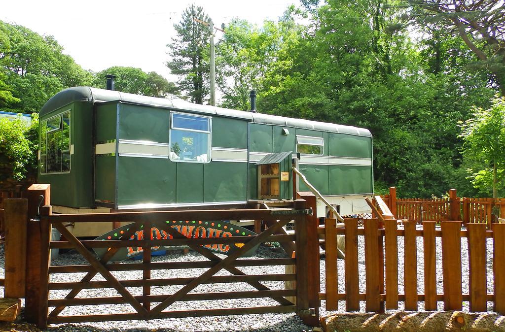 Showman'S Wagon At Coed Cae Dolgellau Ngoại thất bức ảnh